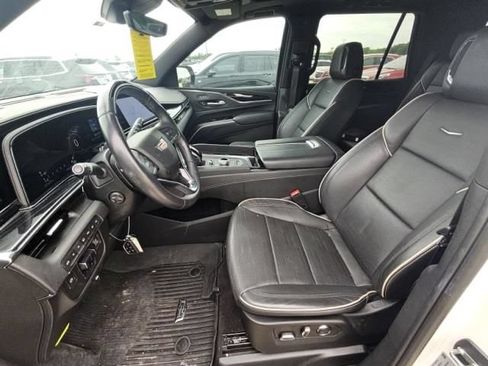 Used 2023 Cadillac Escalade Sport w/ LPO, ONYX Package AWD/4WD image 3