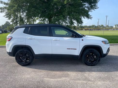 Used 2023 Jeep Compass Trailhawk AWD/4WD image 9