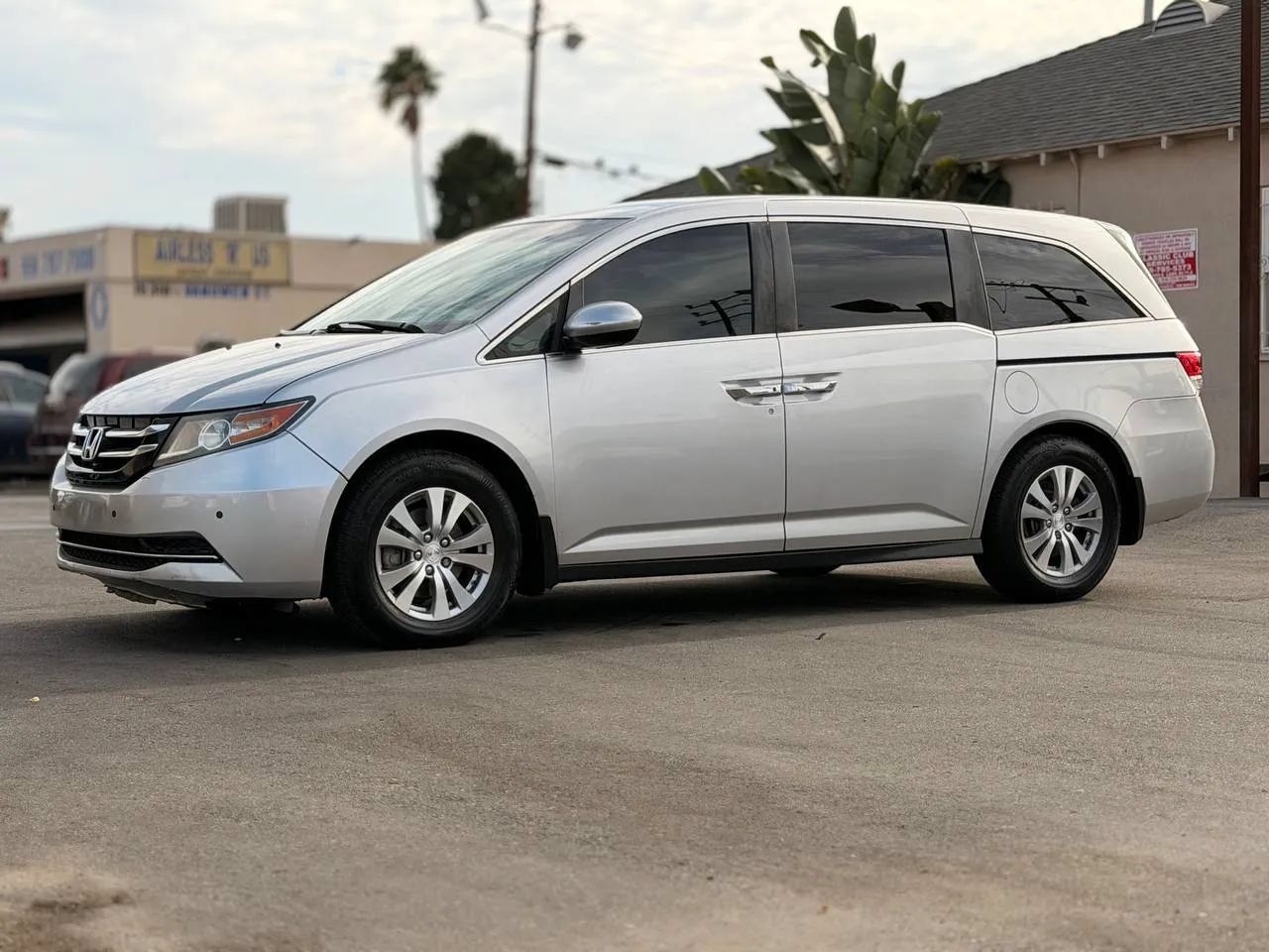 Used 2015 Honda Odyssey EX image 5