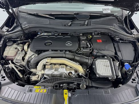 Certified 2025 Mercedes-Benz GLA 250 image 11