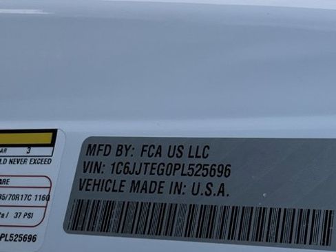 Certified 2023 Jeep Gladiator Mojave w/ Trailer Tow Package image 29