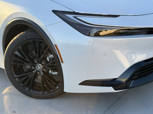 New 2026 Toyota Prius Plug-In Hybrid image 10