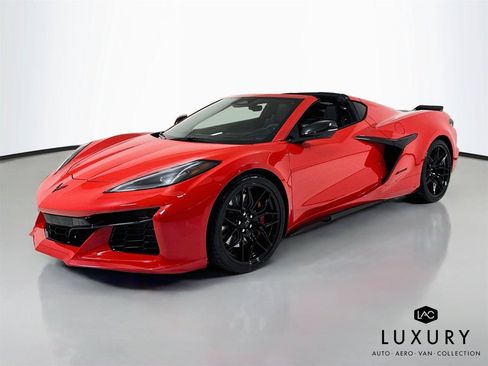 Used 2025 Chevrolet Corvette Z06 RWD image 9