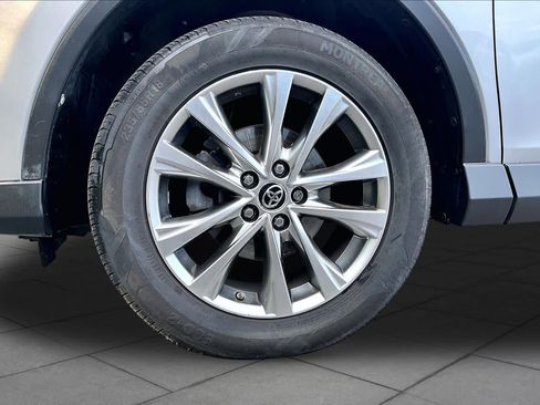 Used 2018 Toyota RAV4 Limited AWD/4WD image 11