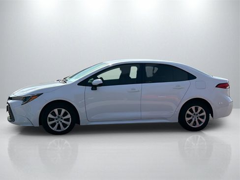 Used 2025 Toyota Corolla LE image 8