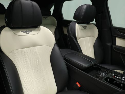 Used 2019 Bentley Bentayga image 89
