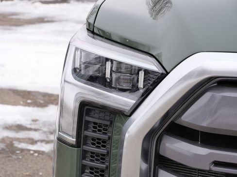 Used 2022 Toyota Tundra Limited AWD/4WD image 3