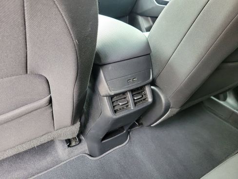 Used 2025 Chevrolet Equinox LT image 9