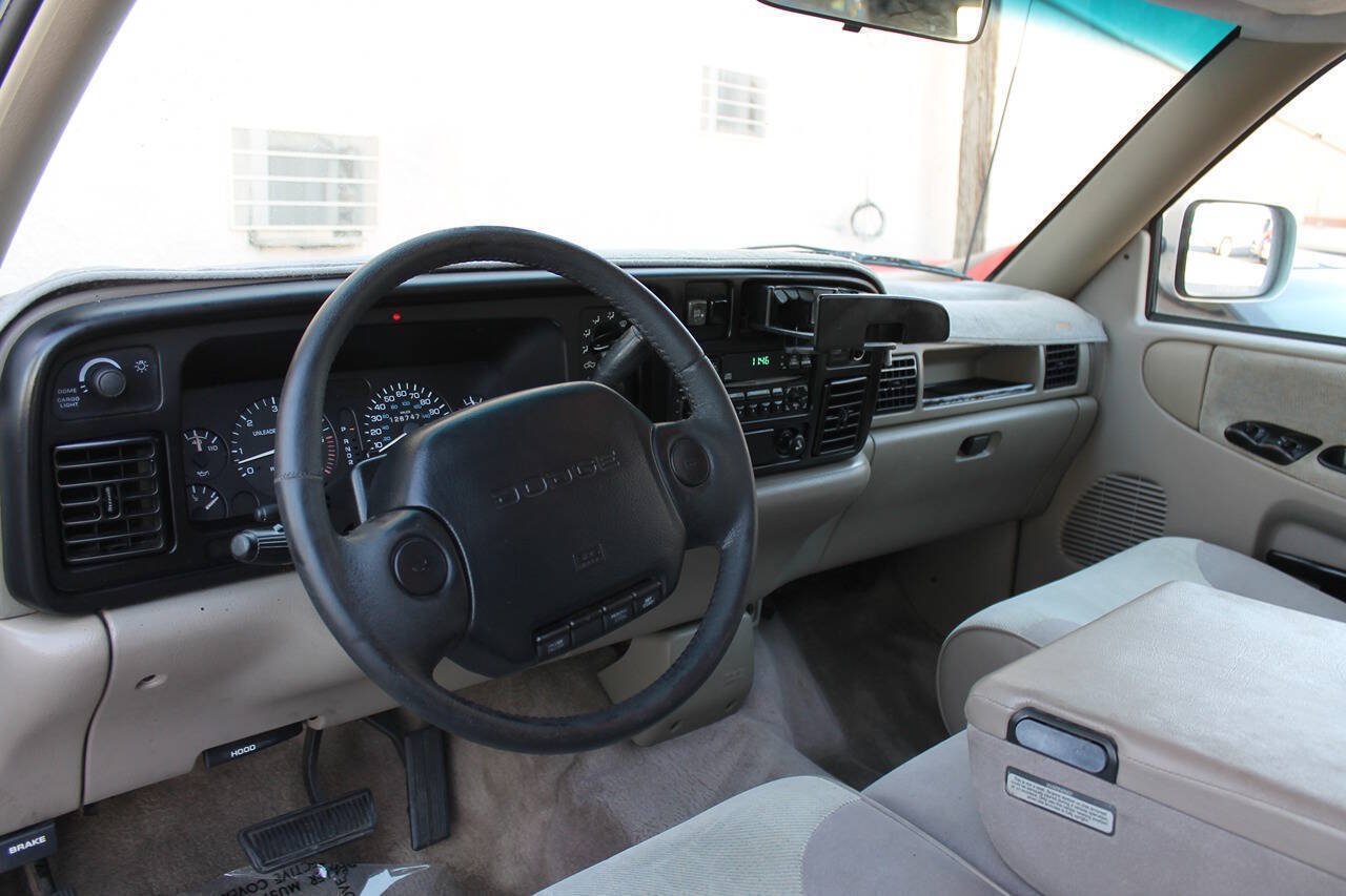 Used 1996 Dodge Ram 1500 Truck 2WD Club Cab image 26