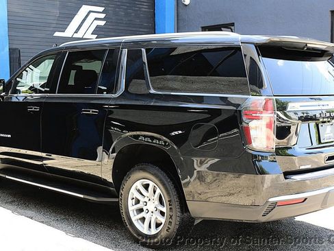 Used 2022 Chevrolet Suburban LT AWD/4WD image 5