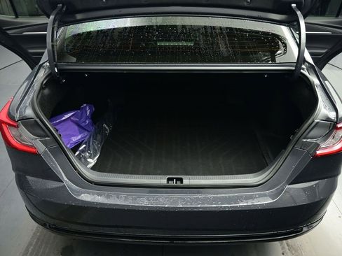 Used 2025 Toyota Camry XLE image 33