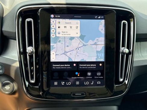 Used 2026 Volvo XC40 B5 Plus w/ Protection Package Premier image 23