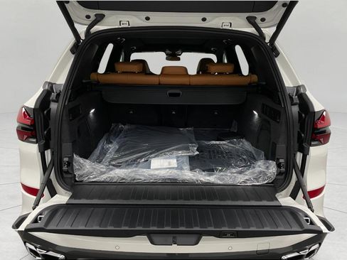 New 2026 BMW X5 M60i image 7