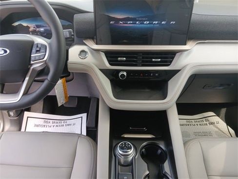 New 2025 Ford Explorer Active w/ Active Comfort Package image 11