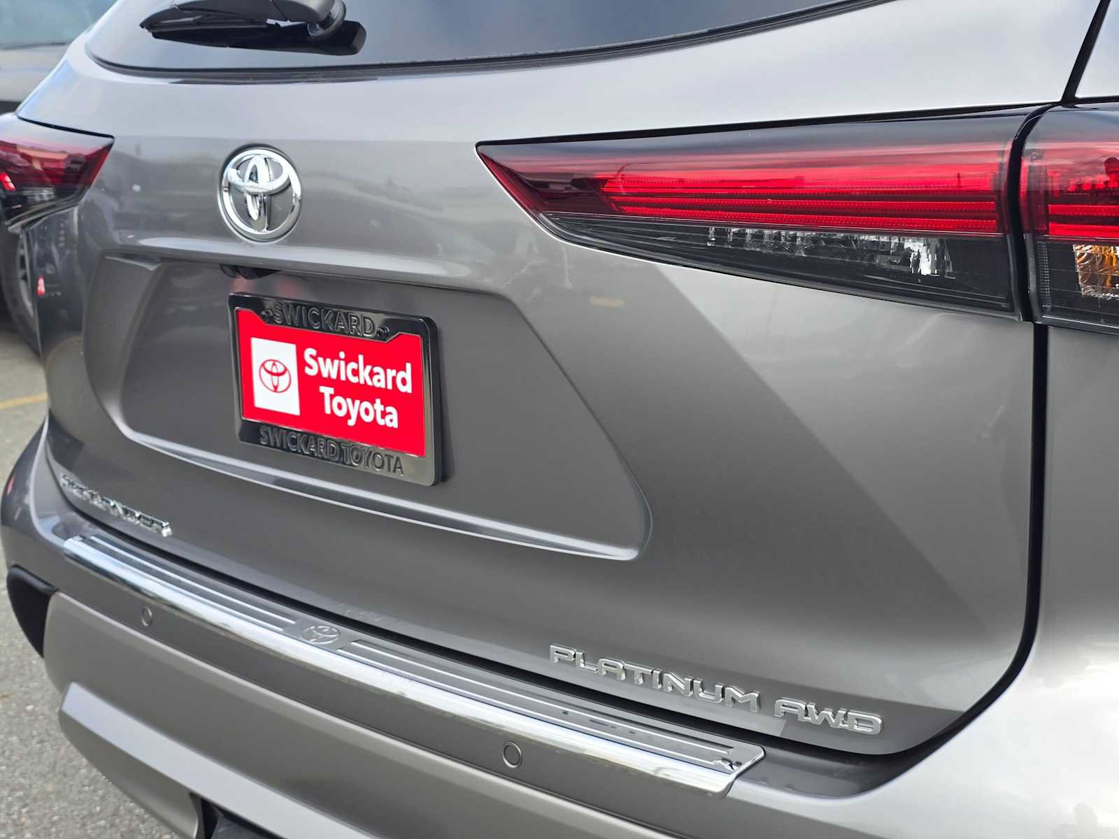 New 2026 Toyota Highlander Platinum AWD/4WD image 13