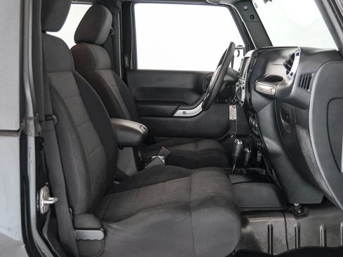 Used 2011 Jeep Wrangler Rubicon w/ PWR Convenience Group AWD/4WD image 27