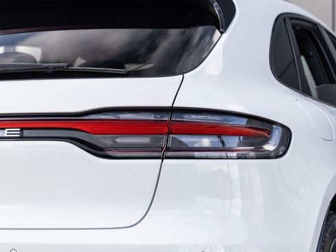Certified 2026 Porsche Macan S AWD/4WD image 17