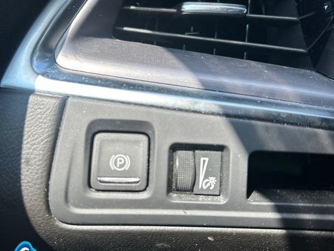 Used 2025 Cadillac XT5 Luxury AWD/4WD image 21