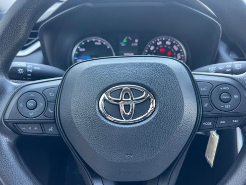 Certified 2022 Toyota RAV4 LE image 22
