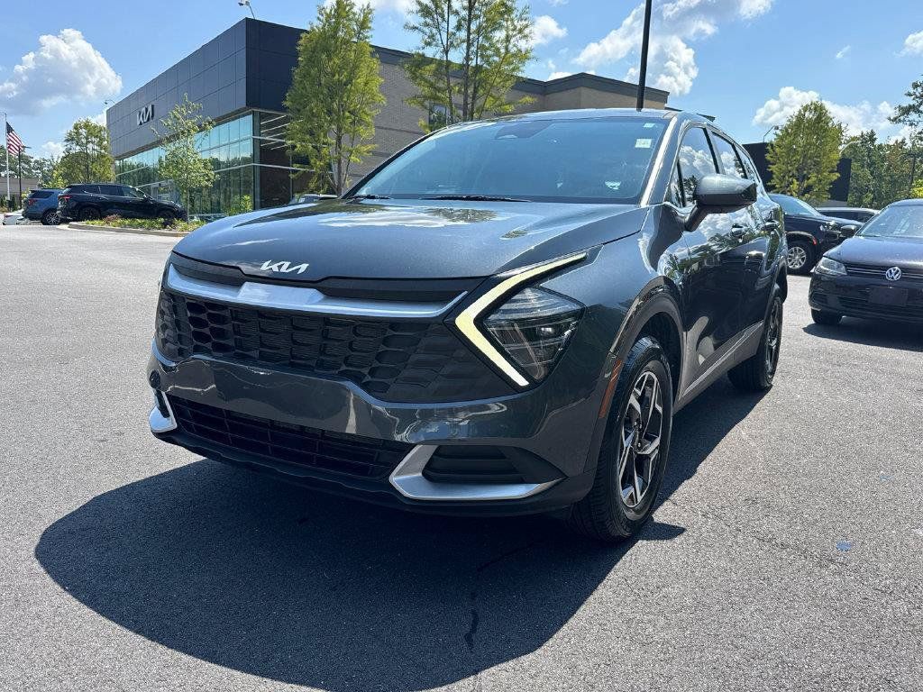 Used 2024 Kia Sportage LX AWD/4WD image 3