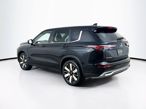 Used 2025 Mitsubishi Outlander SE FWD image 5