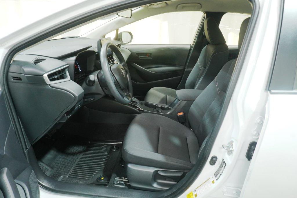 Used 2026 Toyota Corolla LE AWD/4WD image 11