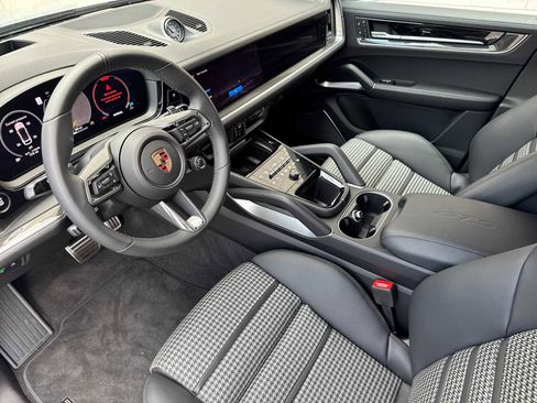 Certified 2026 Porsche Cayenne GTS image 4