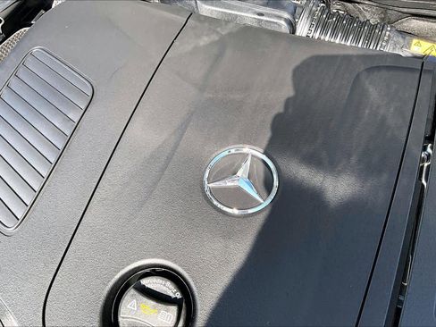 Used 2025 Mercedes-Benz C 300 4MATIC Sedan image 33