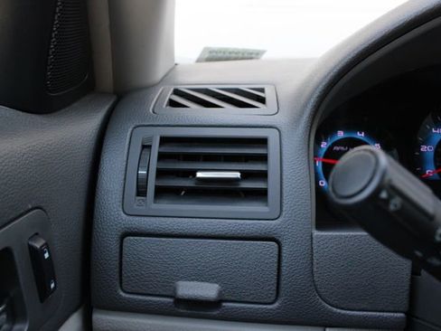 Used 2011 Ford Fusion SE image 7