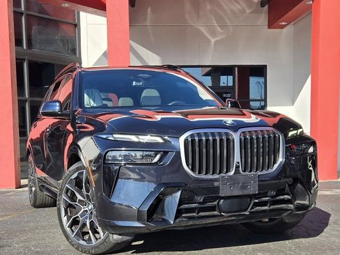 Used 2023 BMW X7 xDrive40i w/ M Sport Package image 9