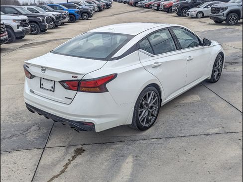 Used 2024 Nissan Altima 2.0 SR image 7