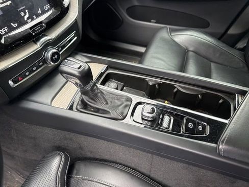 Used 2018 Volvo XC60 T6 Inscription w/ Luxury Seat Package image 15