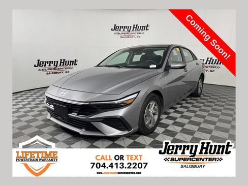 Used 2025 Hyundai Elantra SE FWD image 1