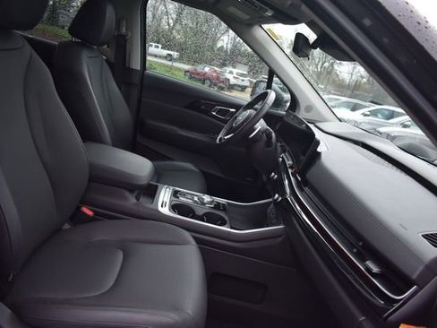 Certified 2025 Kia Carnival SX Prestige image 14