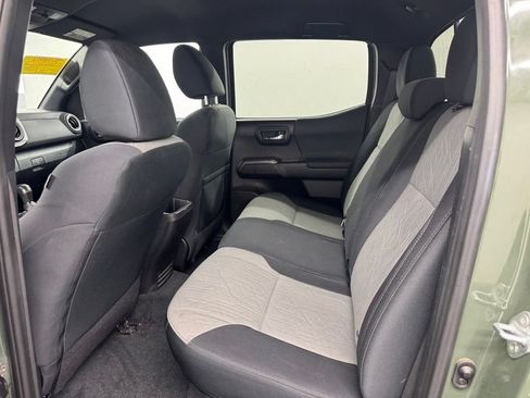 Used 2021 Toyota Tacoma TRD Sport w/ Technology Package RWD image 10