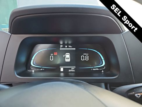 Used 2025 Hyundai Elantra Sport FWD image 22
