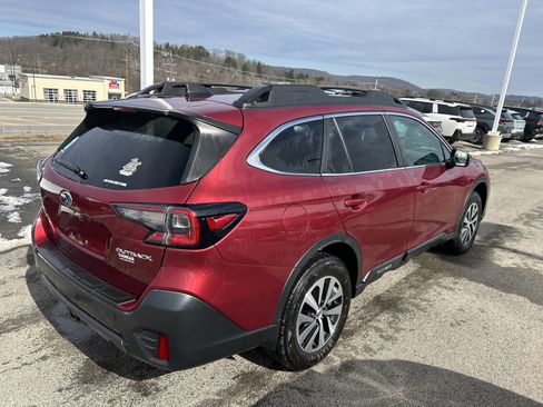 Certified 2022 Subaru Outback Premium image 5