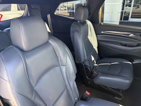 Used 2022 Buick Enclave Premium image 8