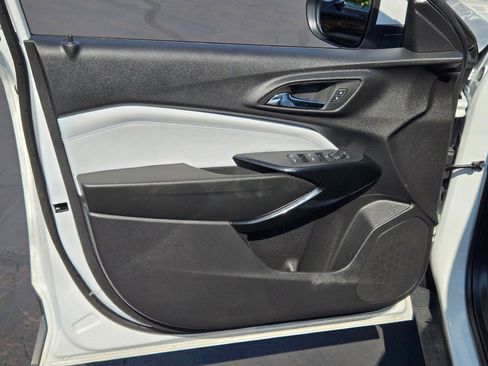 Certified 2026 Chevrolet Trax LT FWD image 19