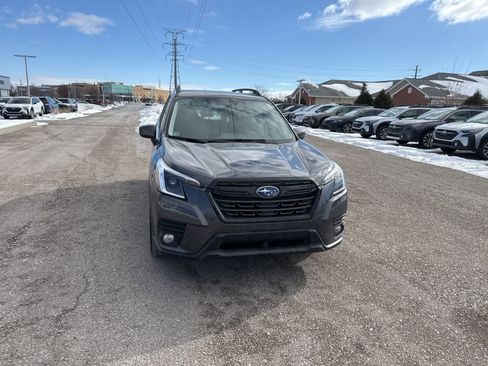 Used 2023 Subaru Forester Premium image 16