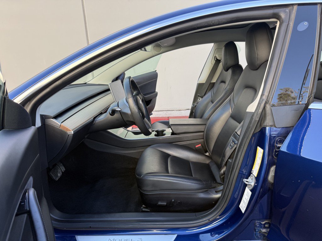 Used 2020 Tesla Model 3 Standard Range Plus RWD image 11