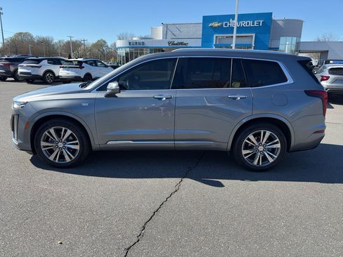 Used 2021 Cadillac XT6 Premium Luxury image 4