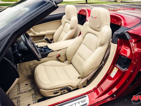 Used 2013 Chevrolet Corvette 427 w/ 1SB Preferred Equipment Group RWD image 4