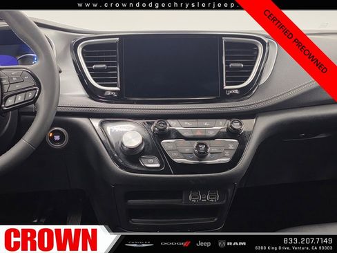 Certified 2024 Chrysler Pacifica Limited FWD image 17