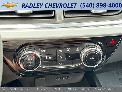 Used 2025 Chevrolet Trax LT FWD image 16