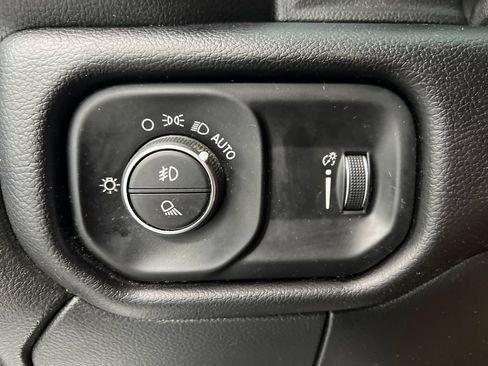 Used 2024 RAM 2500 Big Horn AWD/4WD image 47