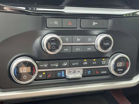 Used 2024 Ford Expedition Max Limited AWD/4WD image 39