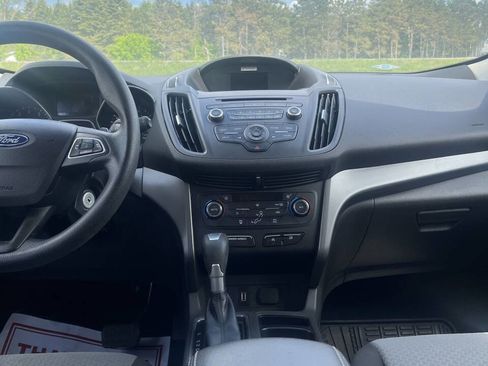 Used 2017 Ford Escape SE image 9