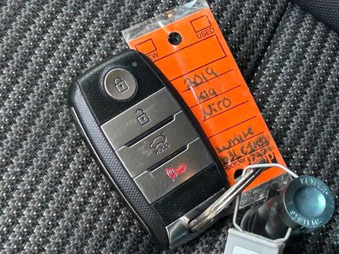 Used 2019 Kia Niro LX FWD image 48