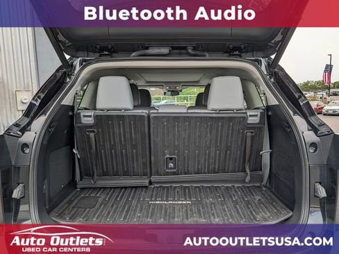 Used 2023 Toyota Highlander Platinum AWD/4WD image 10